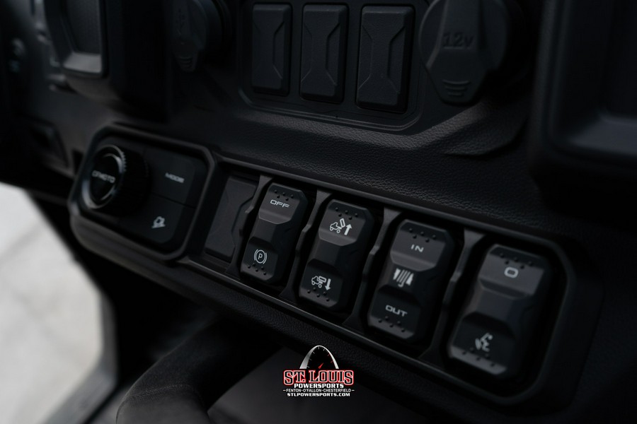 2025 CFMOTO UFORCE U10 Pro