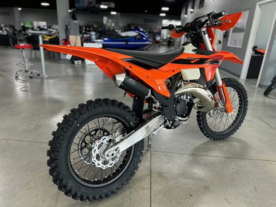 2025 KTM XC