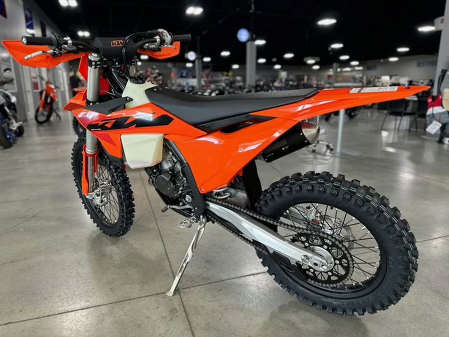 2025 KTM XC