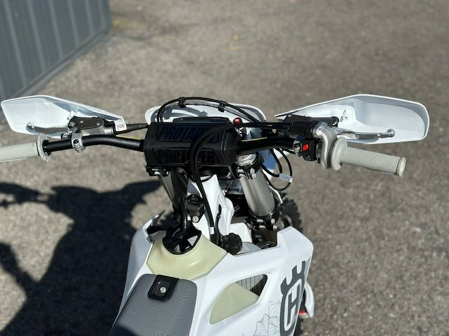 2025 Husqvarna TE 300 Pro