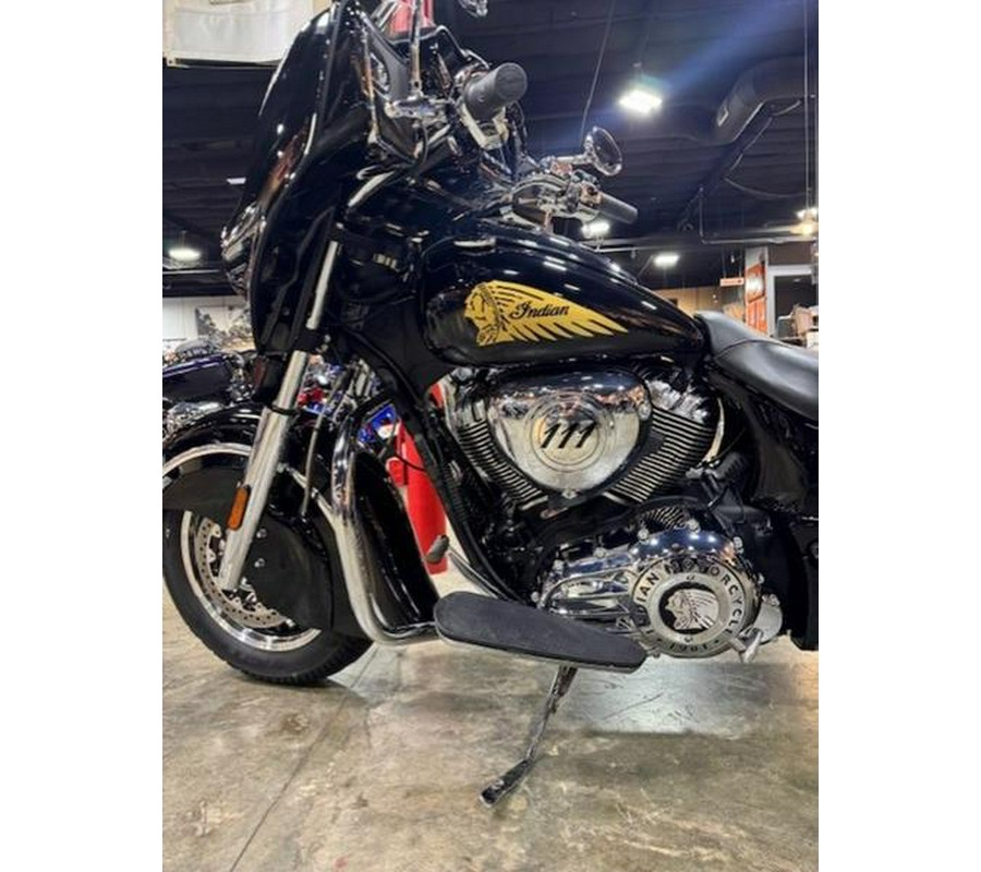 2019 Indian Motorcycle® Chieftain® Classic Thunder Black