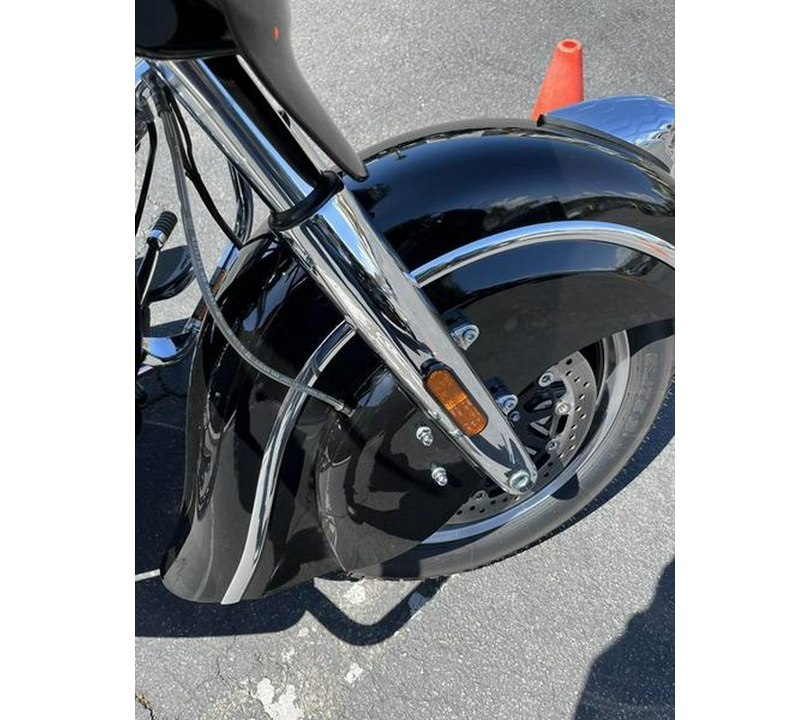 2019 Indian Motorcycle® Chieftain® Classic Thunder Black