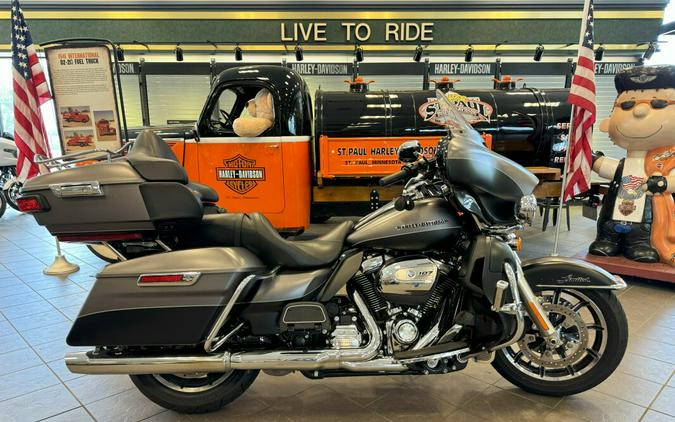 2017 Harley-Davidson Ultra Limited FLHTK