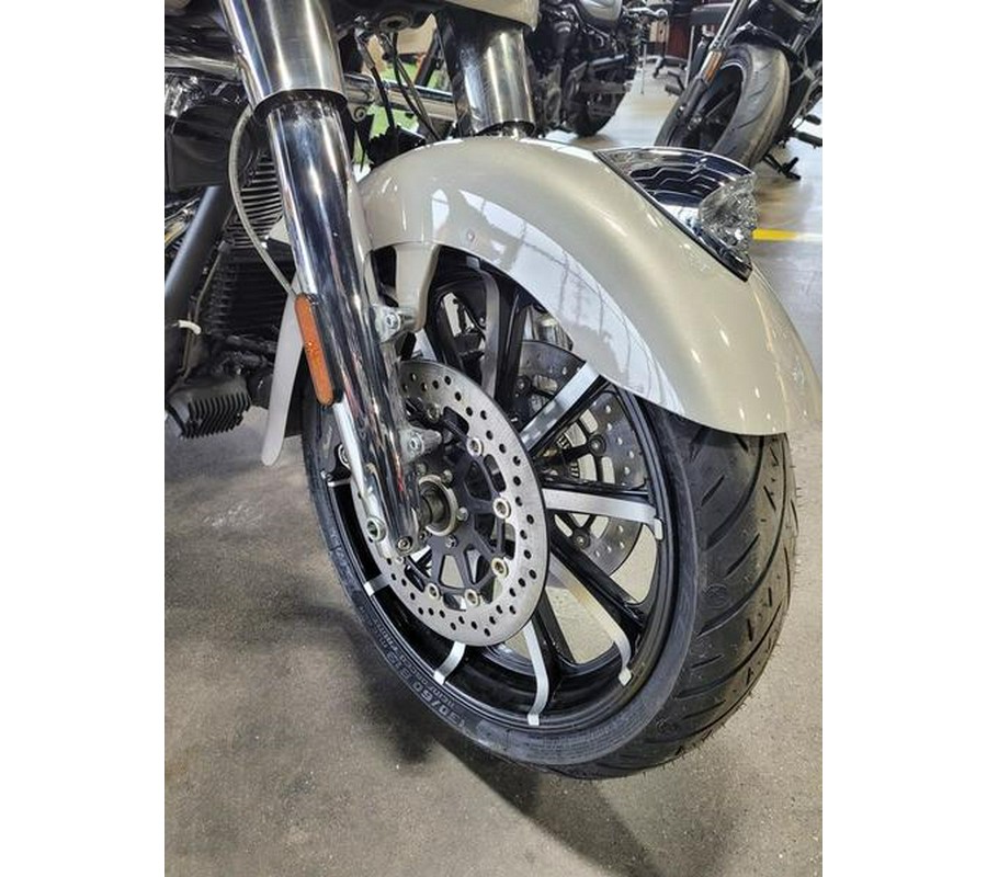 2022 Indian Motorcycle® Chieftain® Limited Silver Quartz Metallic