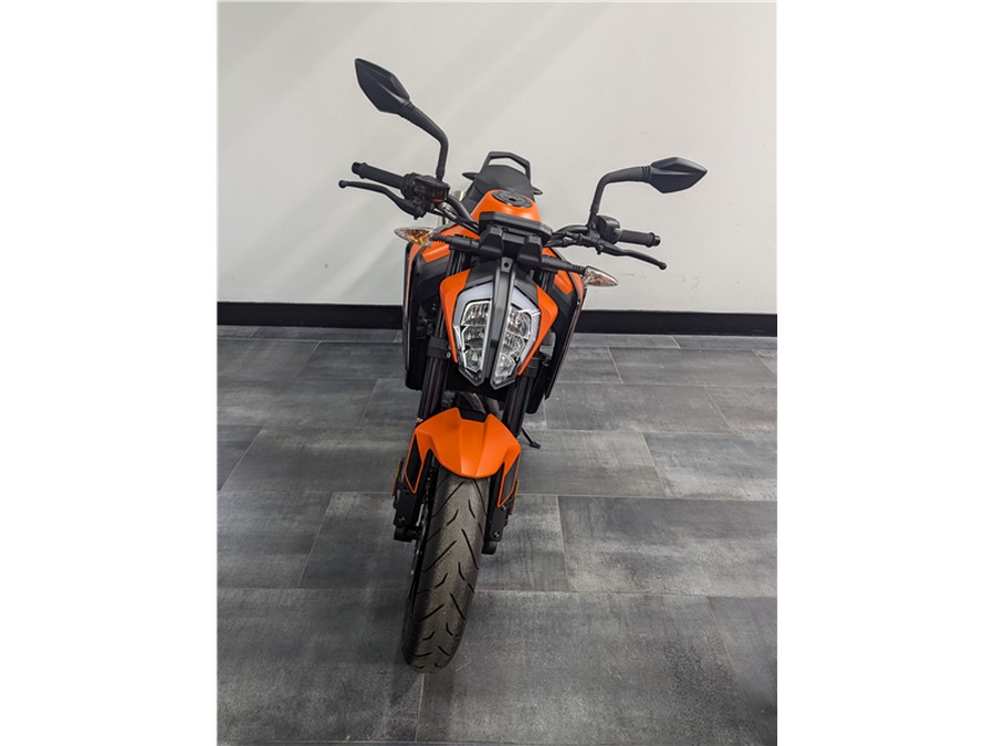 2022 KTM 890 DUKE