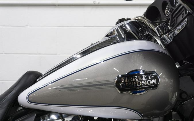 2009 Harley-Davidson® FLHTCU - Ultra Classic® Electra Glide®