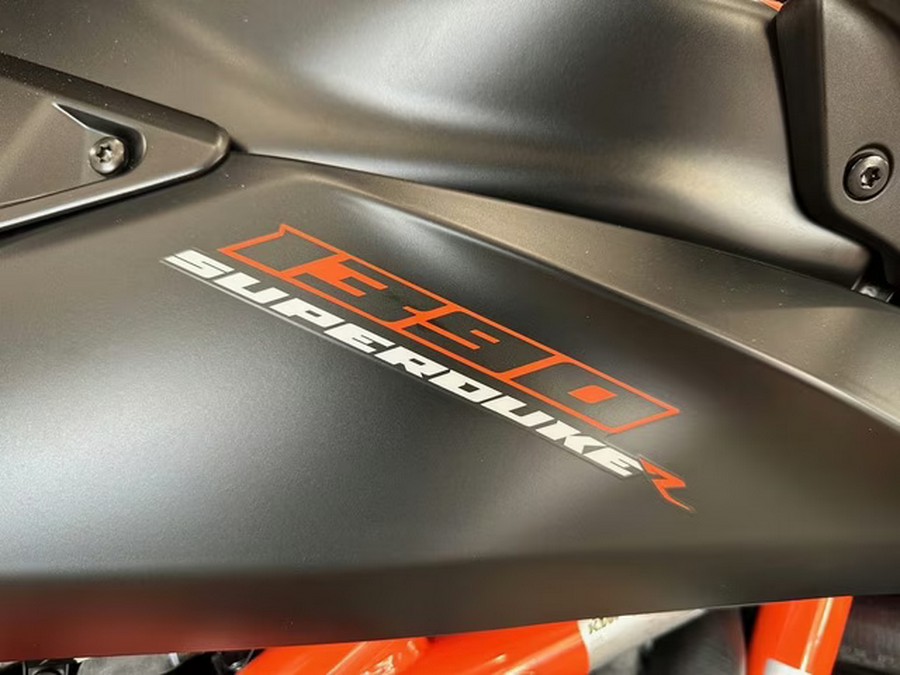 2024 KTM Super Duke