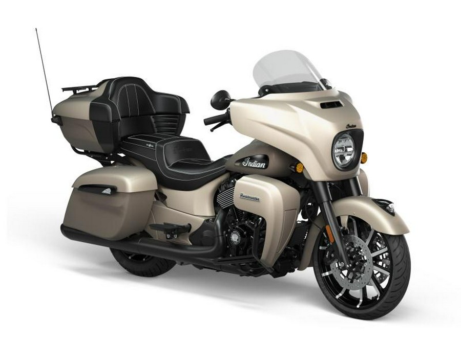 2022 Indian Motorcycle® Roadmaster® Dark Horse® Silver Quartz Smoke