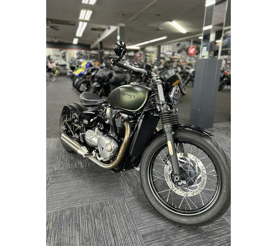 2020 Triumph Bonneville Bobber Matte Khaki Green/Jet Black