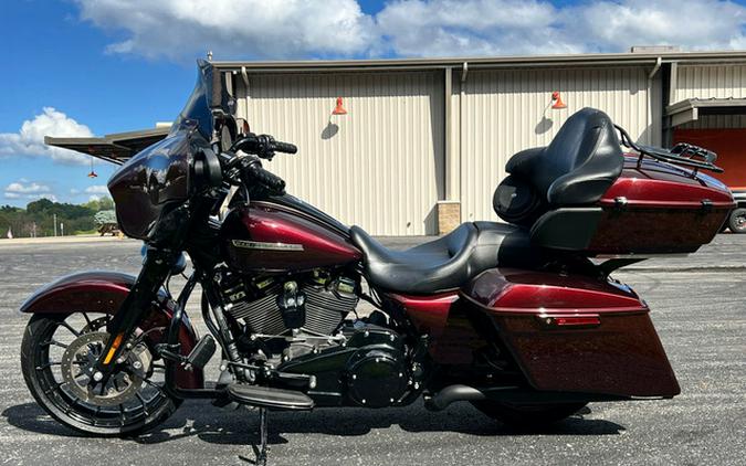 2018 Harley-Davidson FLHXS - Street Glide Special