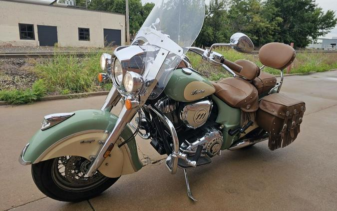 2017 Indian Motorcycle® Chief® Vintage Willow Green Over Ivory Cream