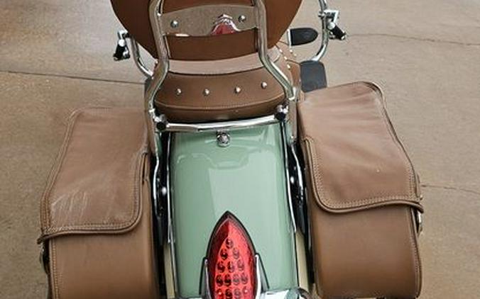 2017 Indian Motorcycle® Chief® Vintage Willow Green Over Ivory Cream