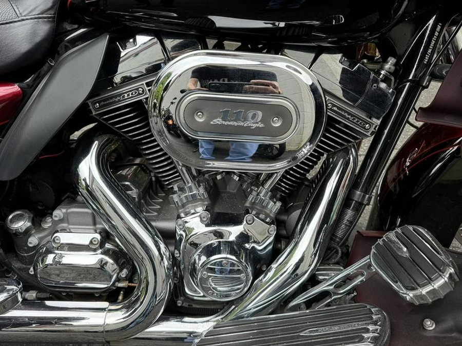 2011 Harley-Davidson® FLTRUSE - CVO™ Road Glide® Ultra