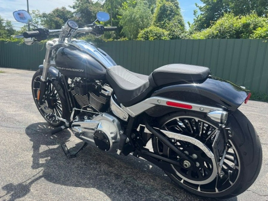 2025 Harley-Davidson Softail FXBR - Breakout
