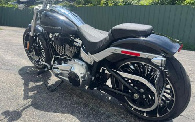 2025 Harley-Davidson Softail FXBR - Breakout