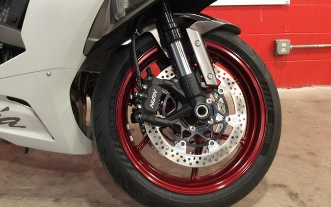 2024 Kawasaki Ninja ZX-6R Base