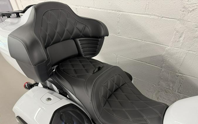 2025 Indian PURSUIT DARK HORSE 112 w/PowerBand