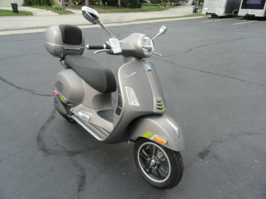 2024 Vespa GTS Super 300 Tech