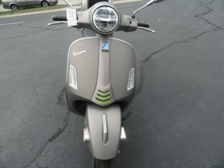 2024 Vespa GTS Super 300 Tech