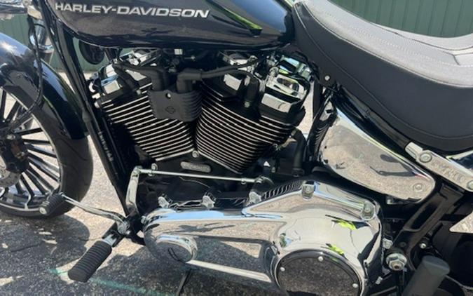 2025 Harley-Davidson Softail FXBR - Breakout