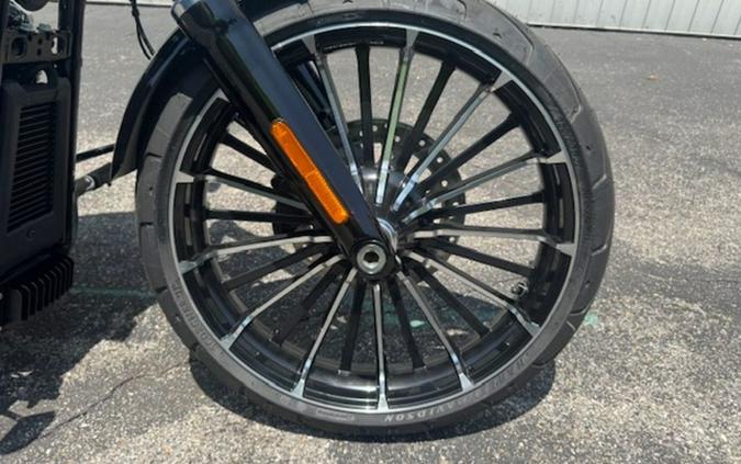 2025 Harley-Davidson Softail FXBR - Breakout