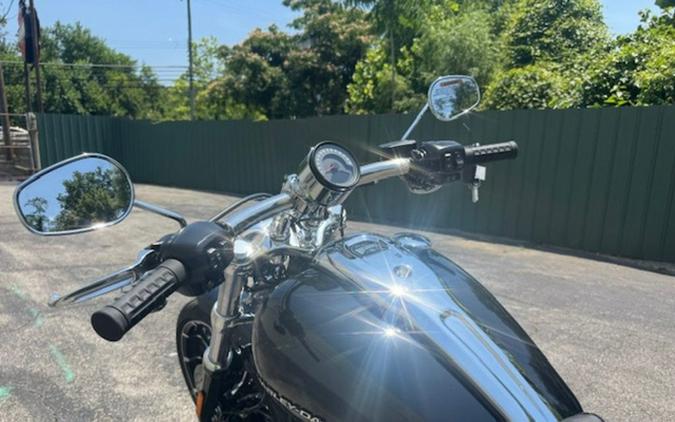 2025 Harley-Davidson Softail FXBR - Breakout