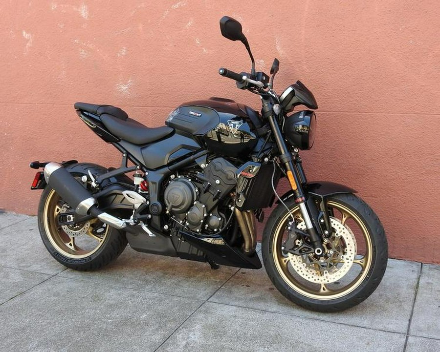 2026 Triumph Trident 800 Jet black