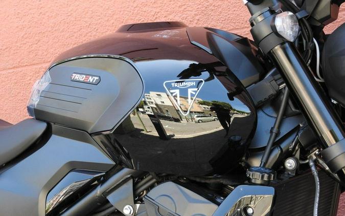 2026 Triumph Trident 800 Jet black