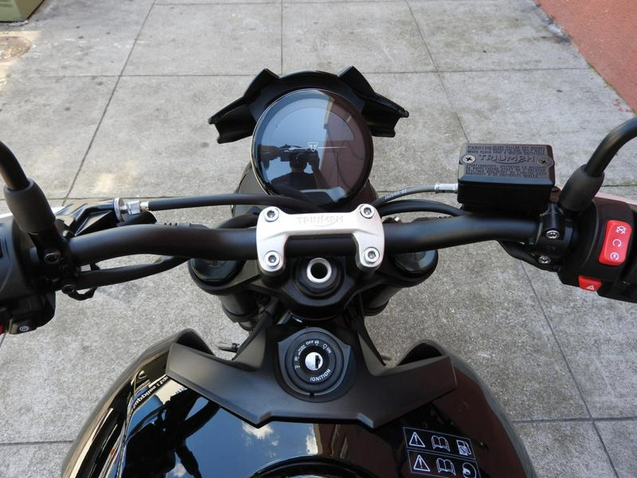 2026 Triumph Trident 800 Jet black