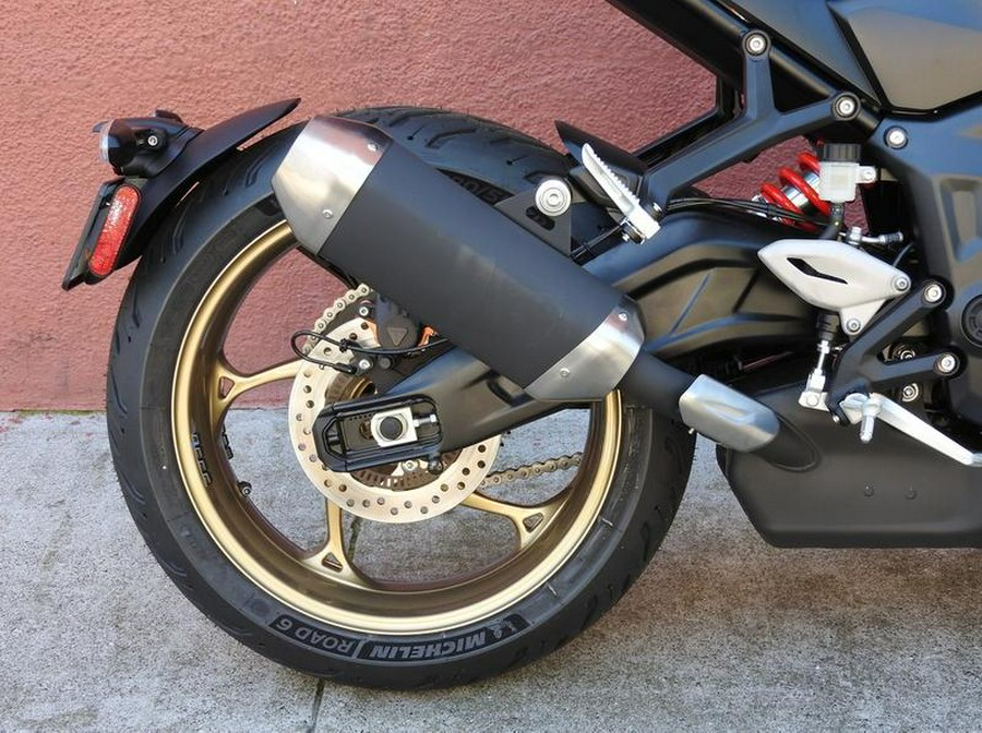 2026 Triumph Trident 800 Jet black