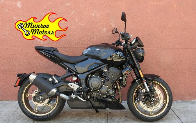 2026 Triumph Trident 800 Jet black