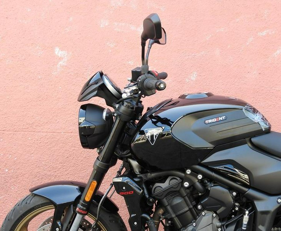 2026 Triumph Trident 800 Jet black