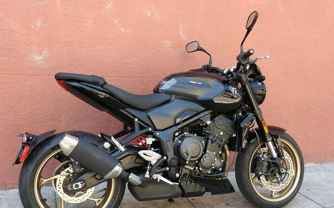2026 Triumph Trident 800 Jet black