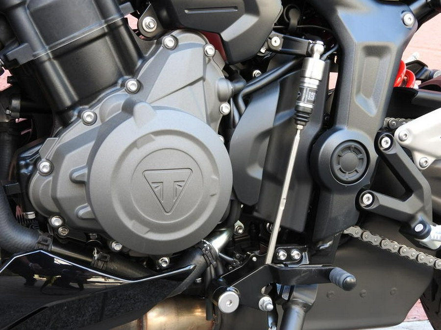 2026 Triumph Trident 800 Jet black
