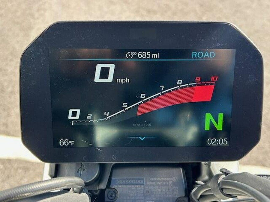 2026 BMW R 1300 R