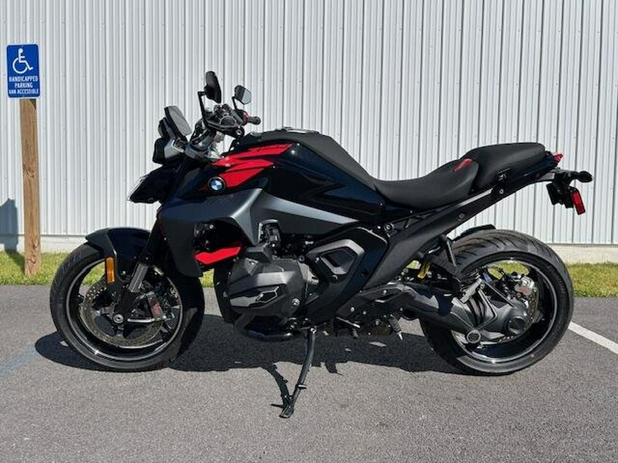 2026 BMW R 1300 R