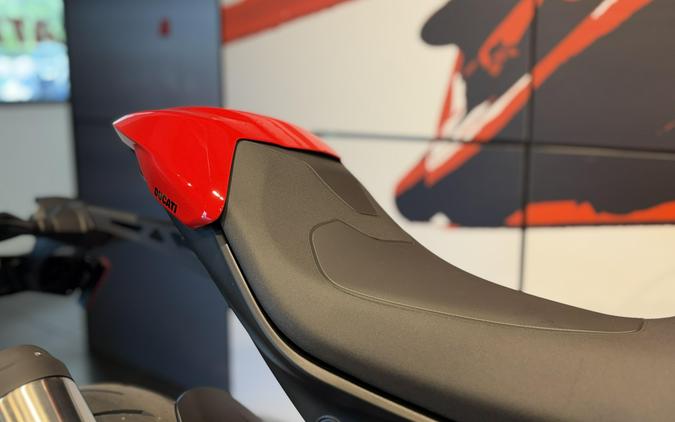 2026 Ducati MONSTER PLUS