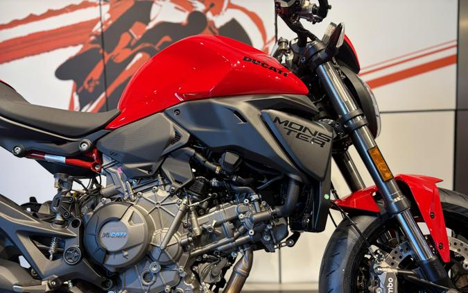 2026 Ducati MONSTER PLUS