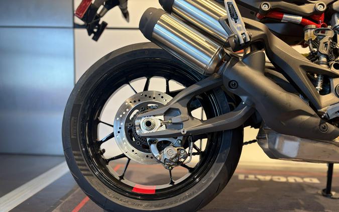 2026 Ducati MONSTER PLUS