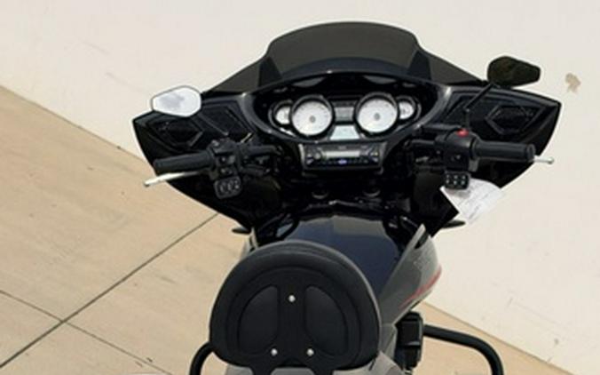 2017 Victory Motorcycles Magnum Gloss Black WGraphics