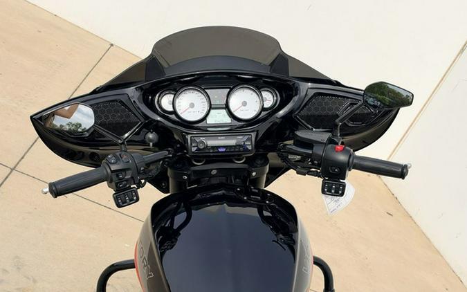 2017 Victory Motorcycles Magnum Gloss Black WGraphics