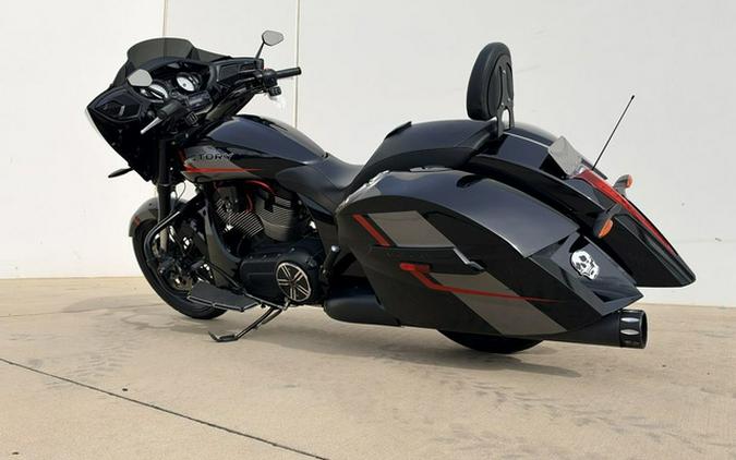 2017 Victory Motorcycles Magnum Gloss Black WGraphics