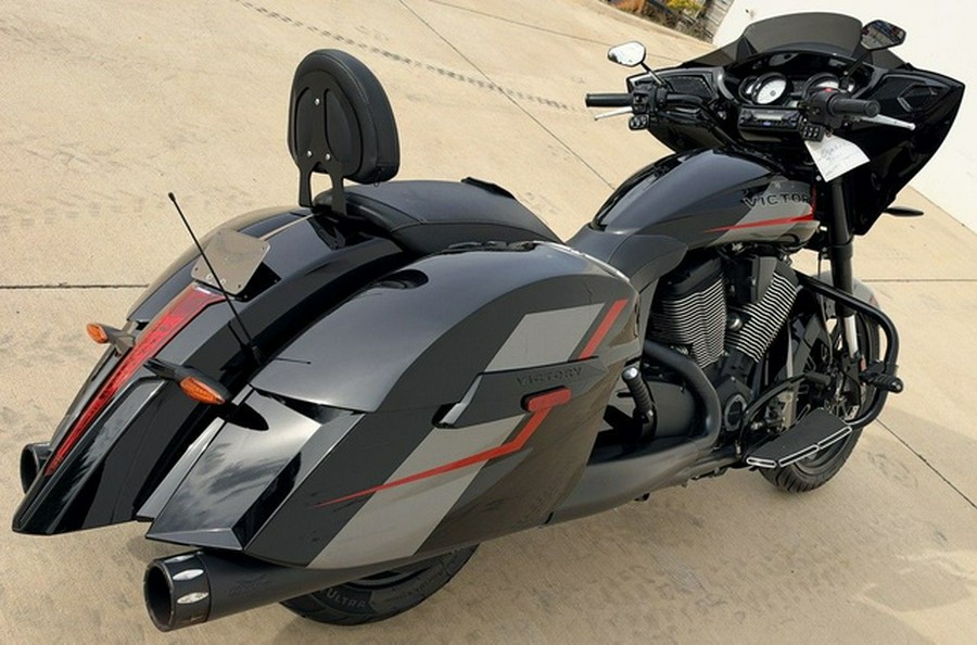 2017 Victory Motorcycles Magnum Gloss Black WGraphics