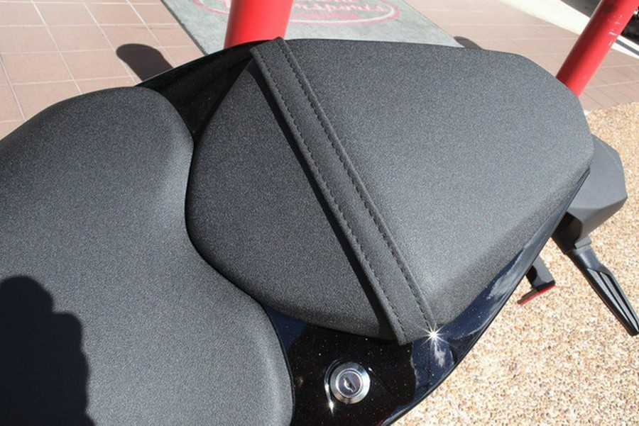 2025 Suzuki GSX-8S 8R