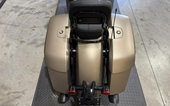 2020 Indian Motorcycle® Challenger Dark Horse Sandstone Smoke