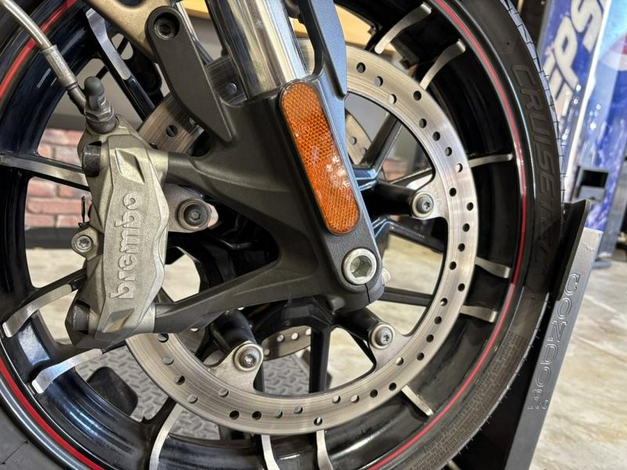 2020 Indian Motorcycle® Challenger Dark Horse Sandstone Smoke