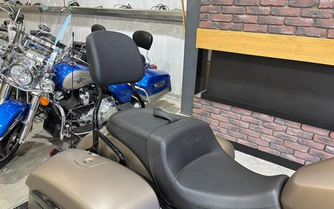 2020 Indian Motorcycle® Challenger Dark Horse Sandstone Smoke