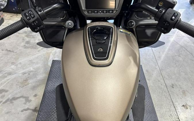 2020 Indian Motorcycle® Challenger Dark Horse Sandstone Smoke