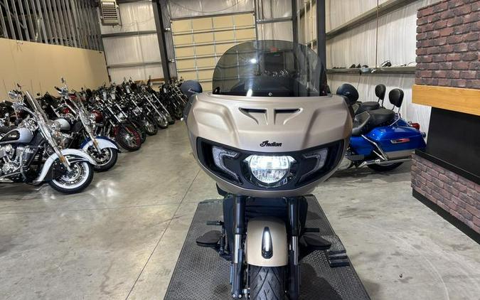 2020 Indian Motorcycle® Challenger Dark Horse Sandstone Smoke