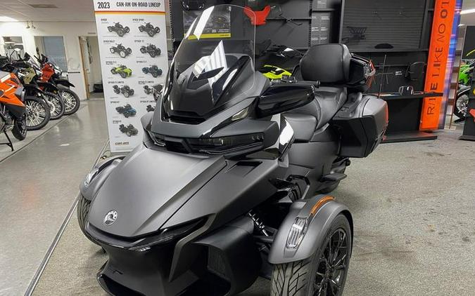 2024 Can-Am® Spyder RT Limited Dark Wheels